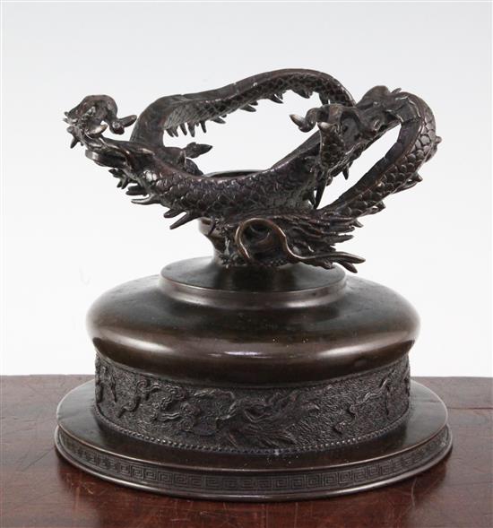 A Japanese bronze bowl and stand, 19th century, height 16cm